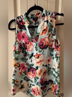 rue21 Mint Floral Sleeveless V-Neck Camisole